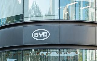 拖累整体业绩表现，比亚迪的手机代工生意不好做