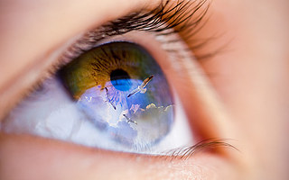 彩瞳品牌獲10億元融資,美女的眼睛為何如此金貴?