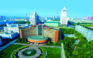 以嶺藥業(yè)崢嶸十年：營收從十億級到百億級的躍遷