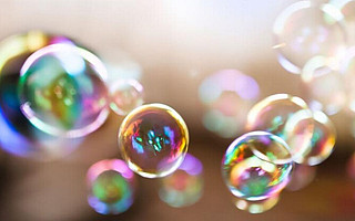 突然爆火的AIGC究竟是不是泡沫?