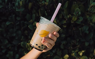 新茶飲進入“寡頭”時代,誰被并購,誰被投資?