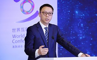 吴泳铭兼任淘天集团CEO，蔡崇信：点燃重新创业精神，相信阿里巴巴将完成蜕变